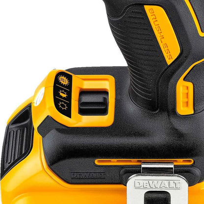 Taladro percutor atornillador inalámbrico de 13mm DeWalt DCD796P1 + 1 batería de 5Ah + accesorio con maletín de transporte